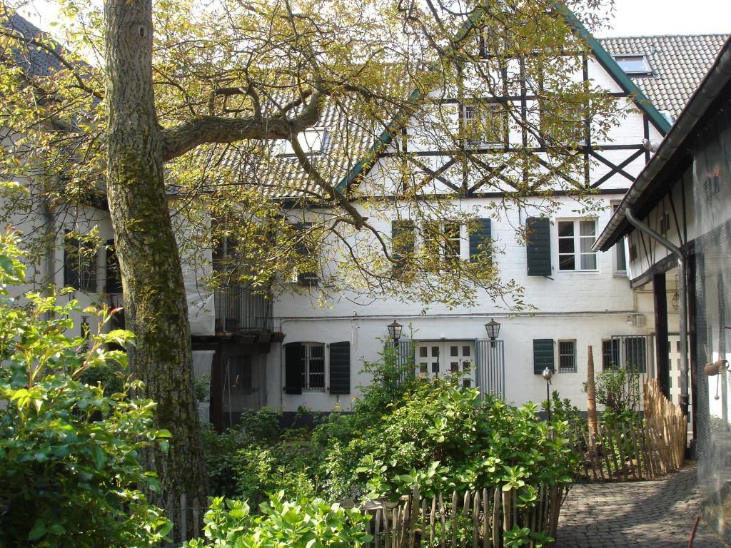 Rhein River Guesthouse - Direkt Am Rhein Λεβερκούζεν Εξωτερικό φωτογραφία