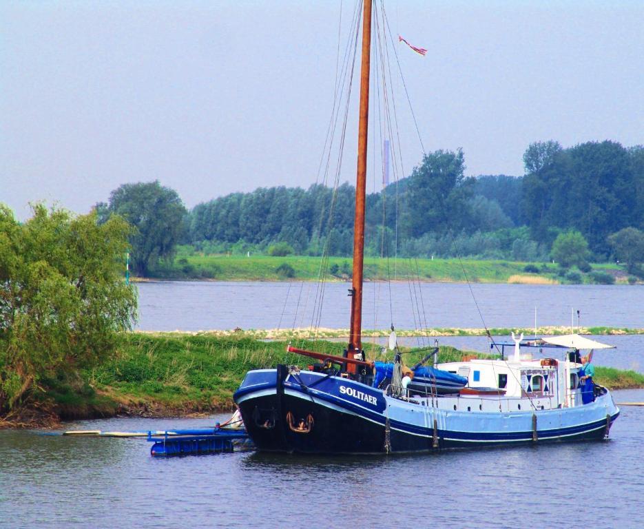 Rhein River Guesthouse - Direkt Am Rhein Λεβερκούζεν Εξωτερικό φωτογραφία