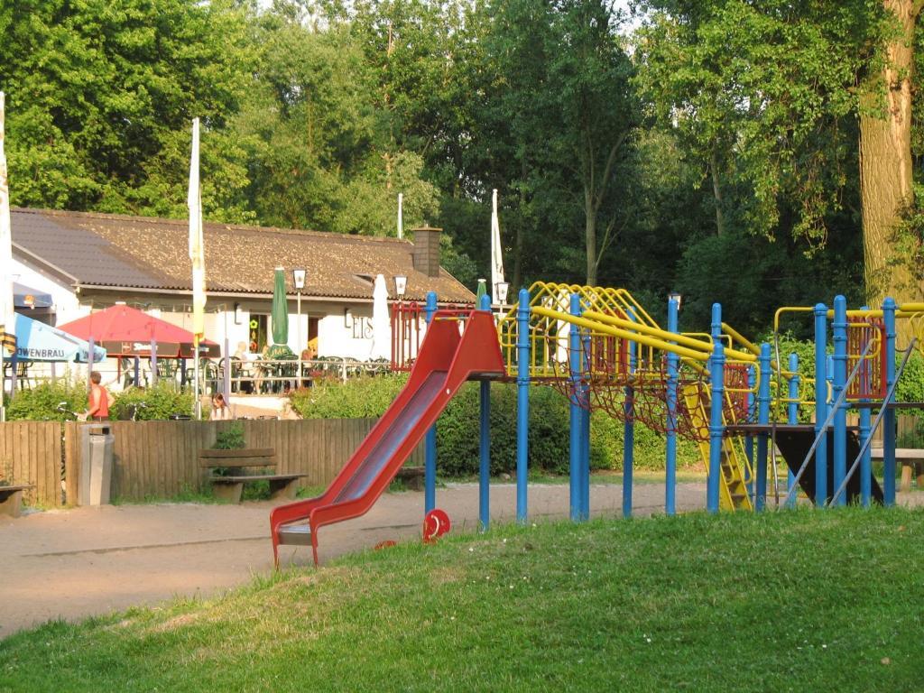 Rhein River Guesthouse - Direkt Am Rhein Λεβερκούζεν Εξωτερικό φωτογραφία