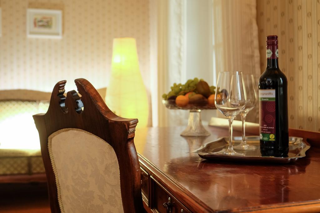 Rhein River Guesthouse - Direkt Am Rhein Λεβερκούζεν Εξωτερικό φωτογραφία