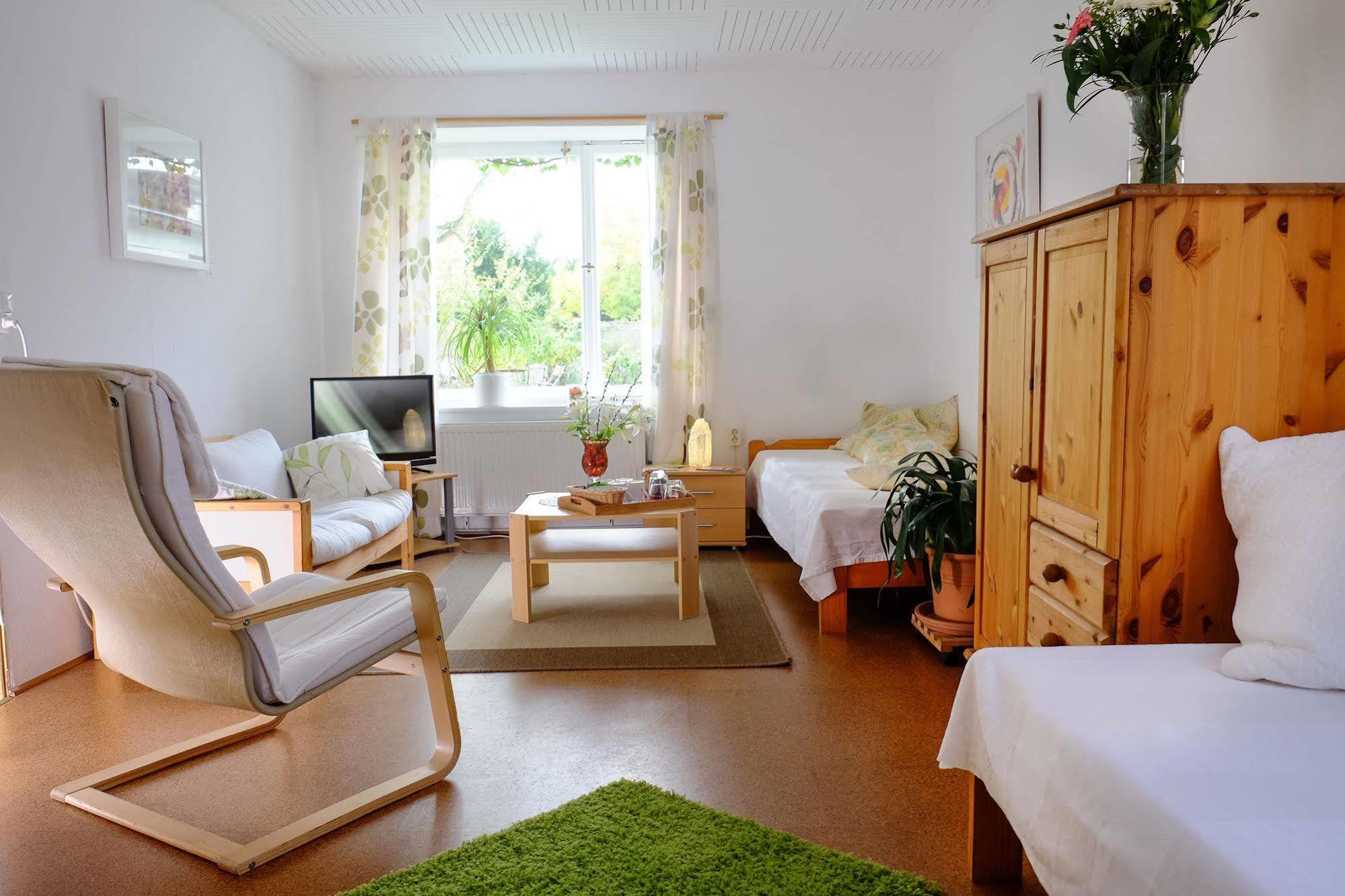 Rhein River Guesthouse - Direkt Am Rhein Λεβερκούζεν Εξωτερικό φωτογραφία